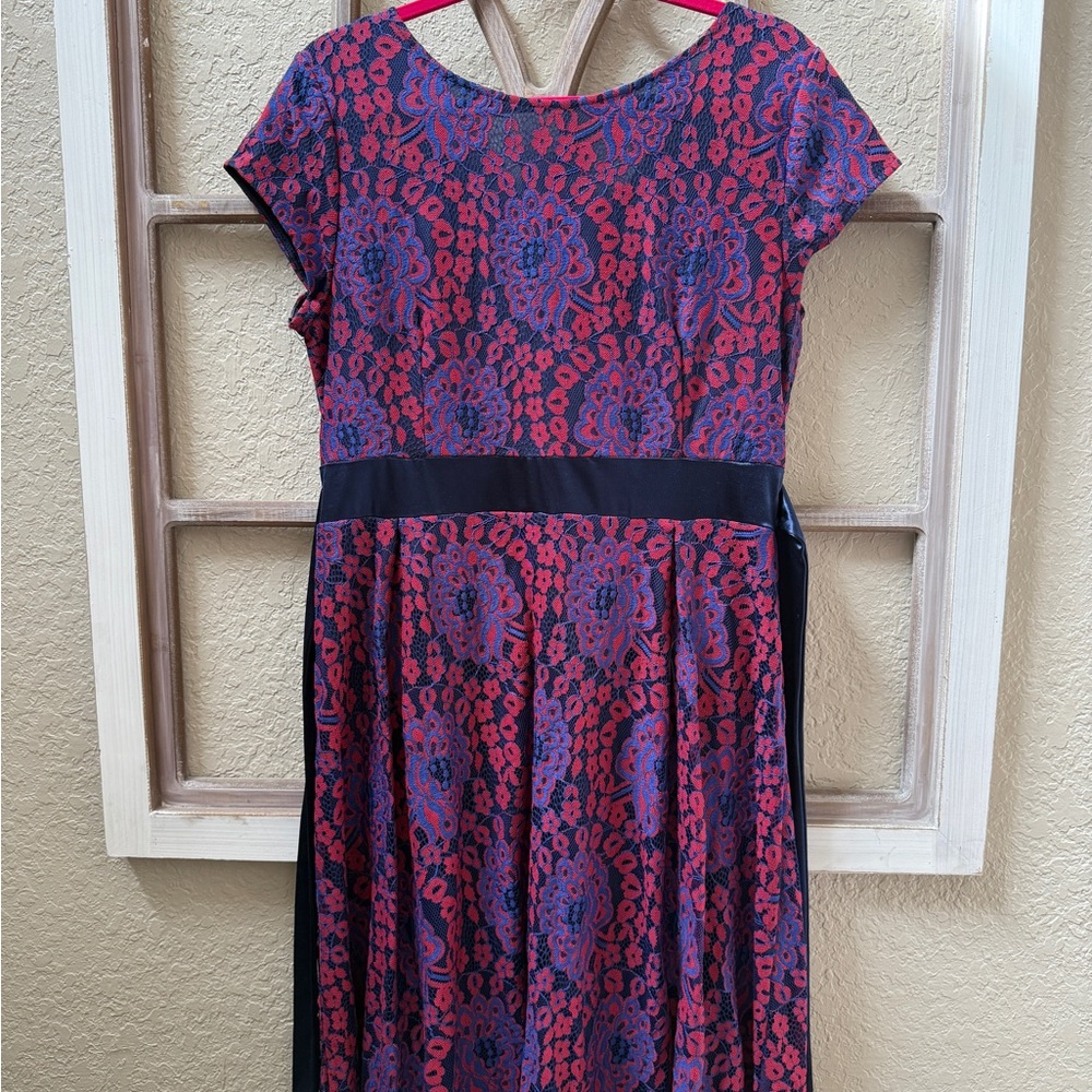 Elegant Red and Blue Patterned Dress